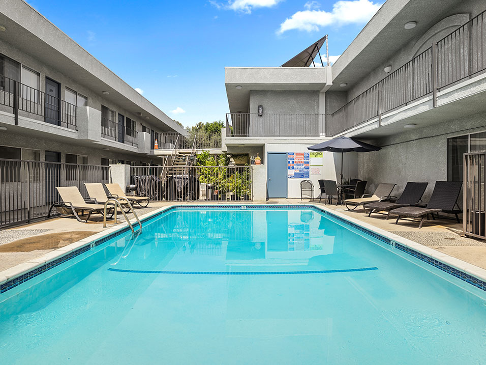 Sherman Oaks Gardens Image 19