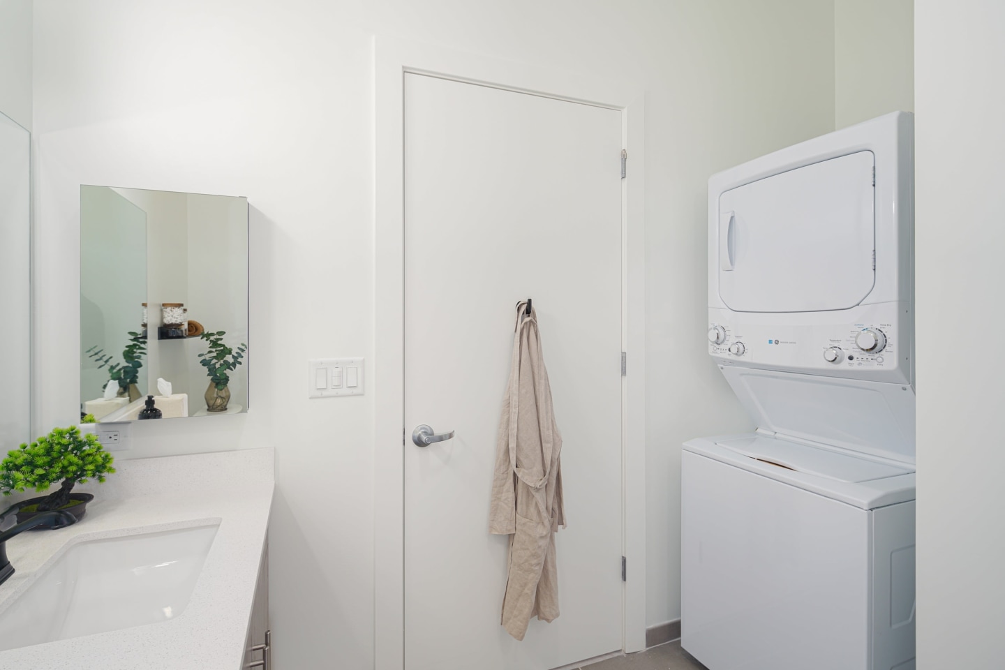 River House Apartments Image 10