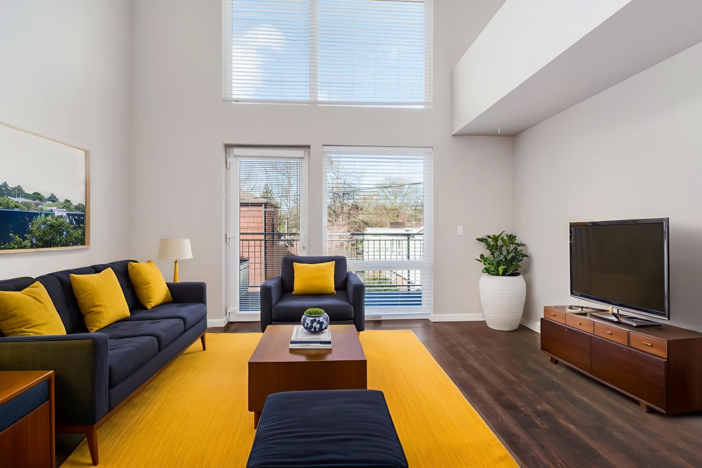 1711 Apartments Image 4