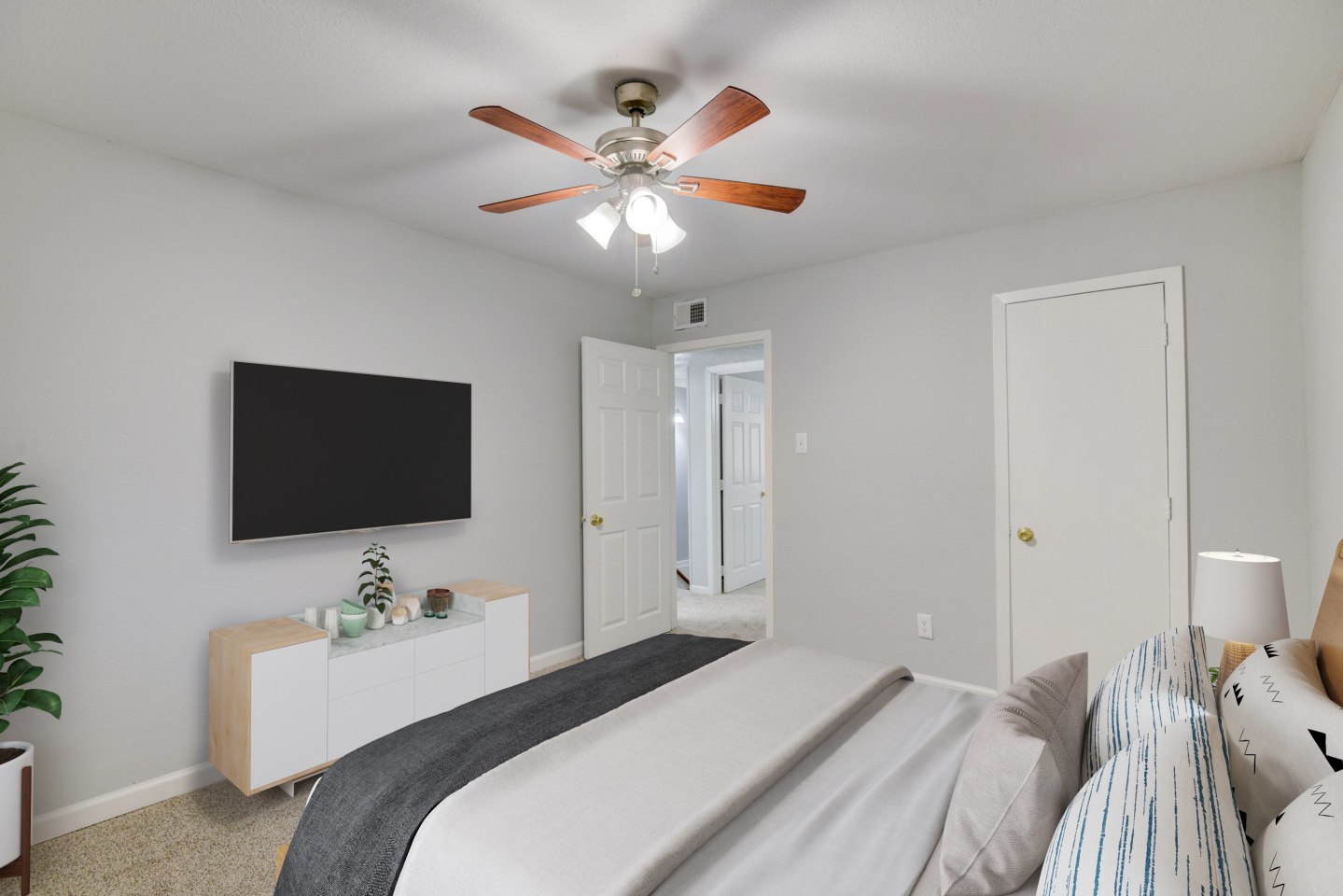 Lakefront Villas Image 4