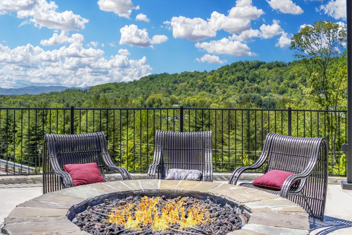 Enclave Piney Mountain Image 19