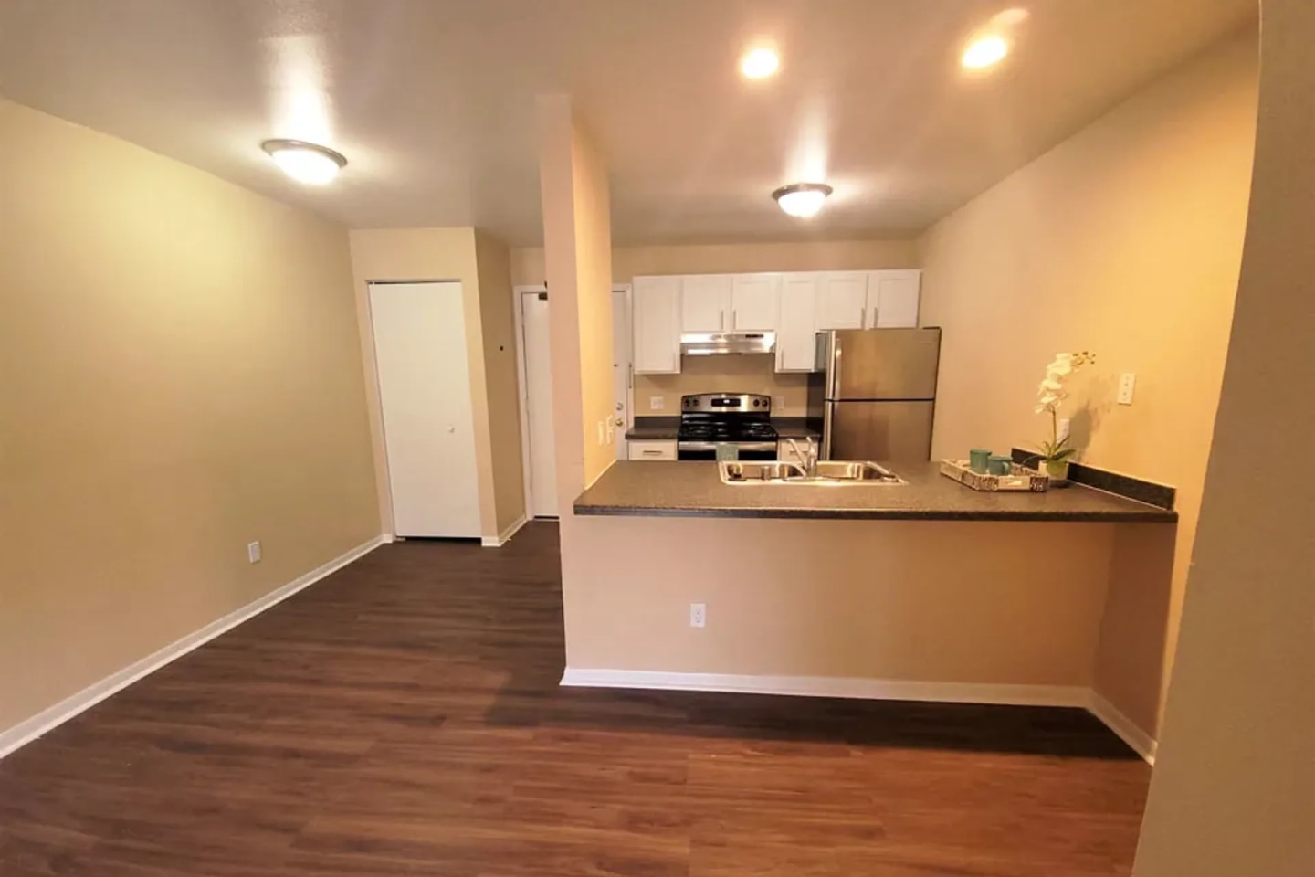Summit Hill Apartments Image 2