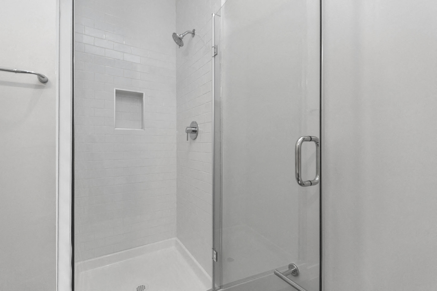 1234 JONES Apartments Image 11