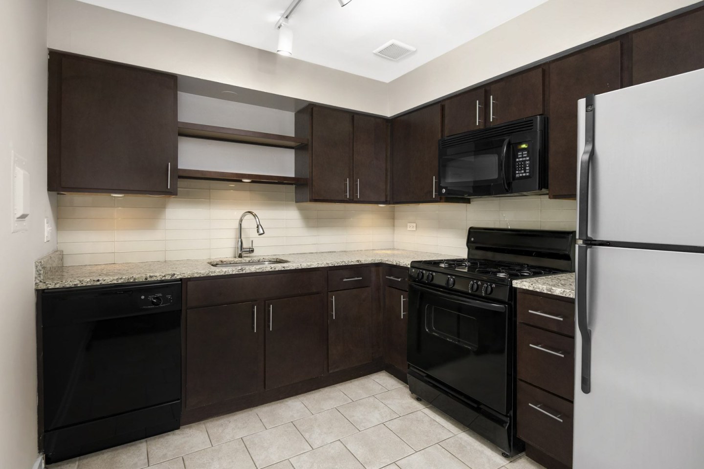 Reside 707 Image 2