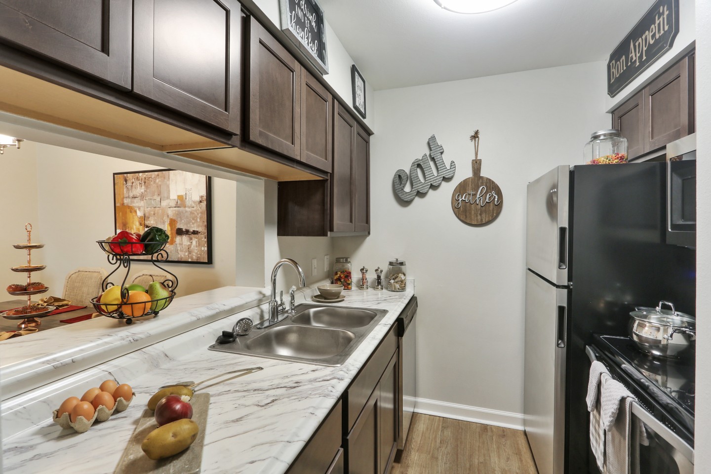 The Mayfair Apartment Homes Image 4