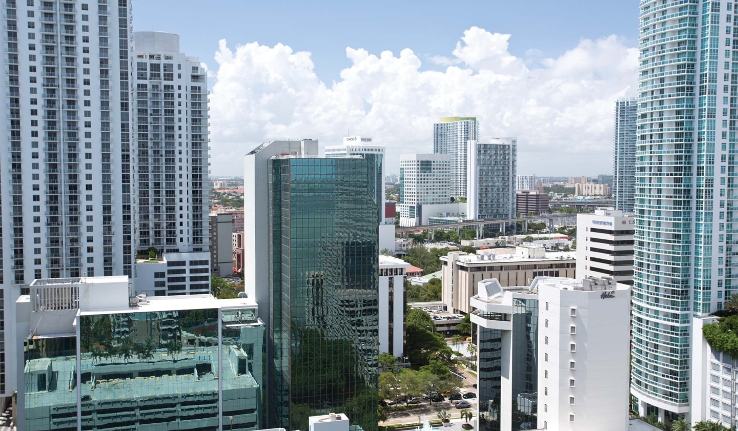Yacht Club at Brickell Apartments Image 24