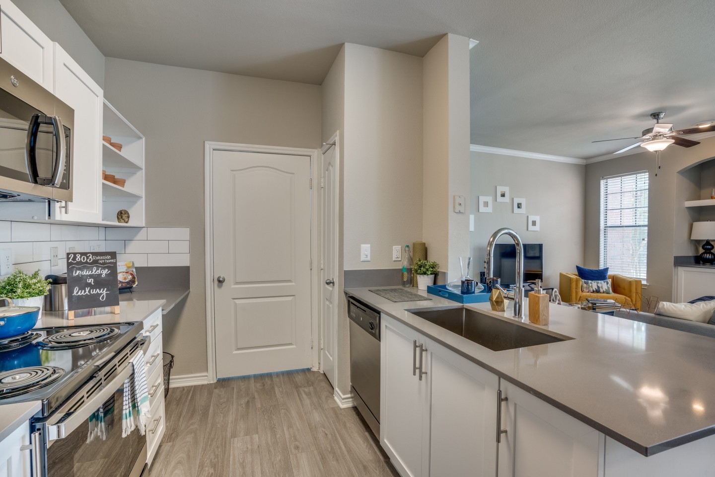 2803 Riverside Image 13
