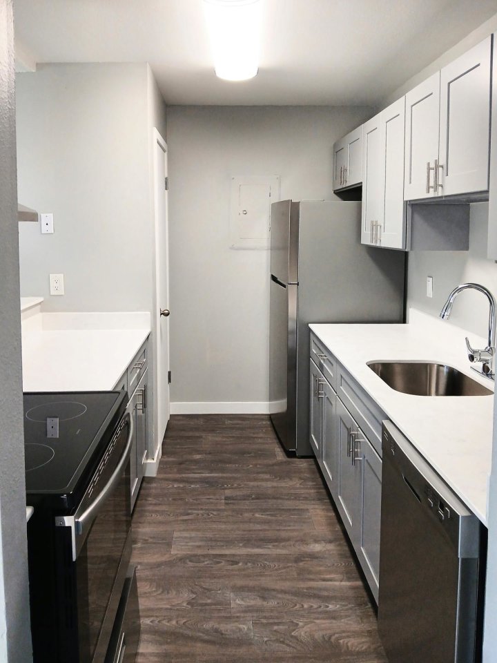 Phoenix Court Apartments Image 30