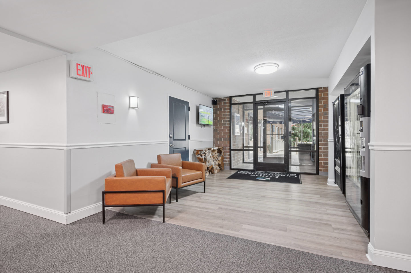 7400 Roosevelt Image 12