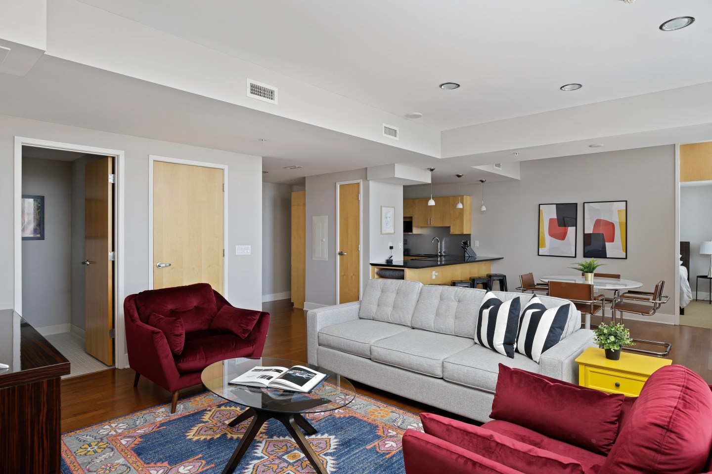 909 Walnut Image 15