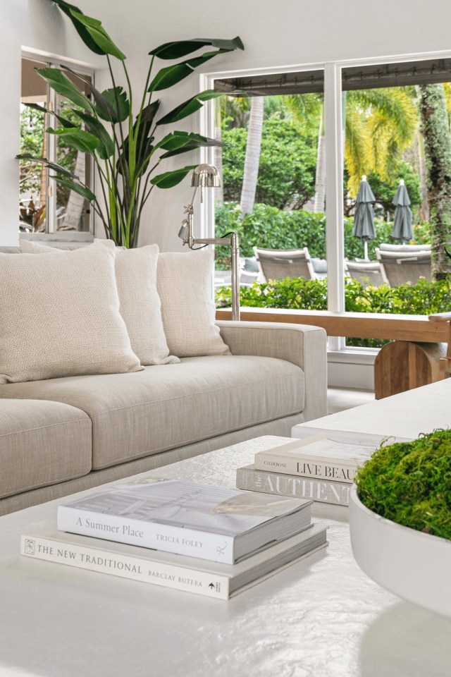 Coconut Palm Club Image 21