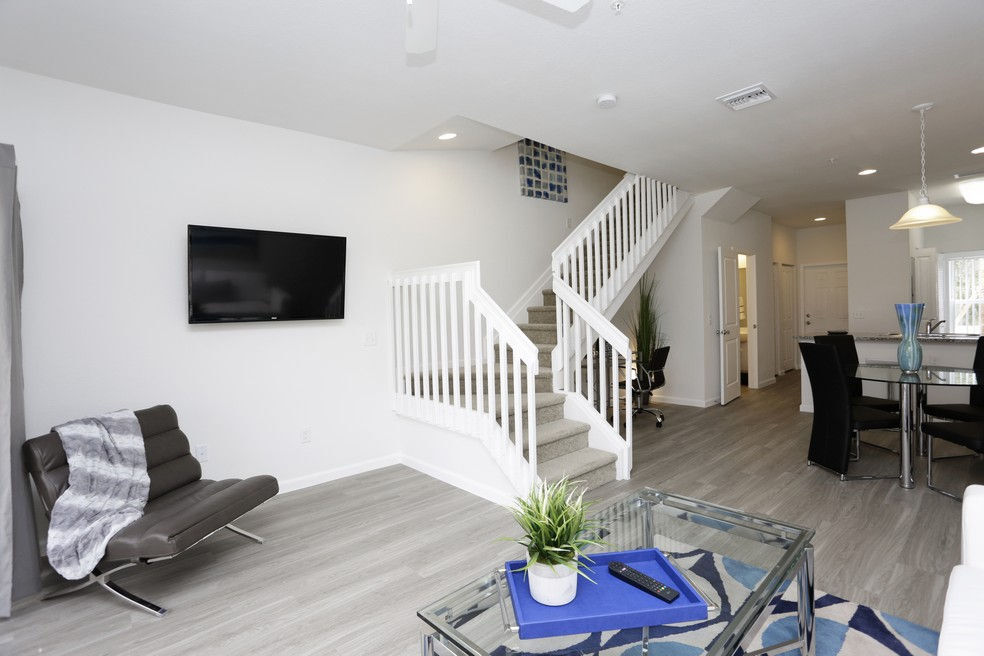 Mirage Bay Rental Townhomes Image 12