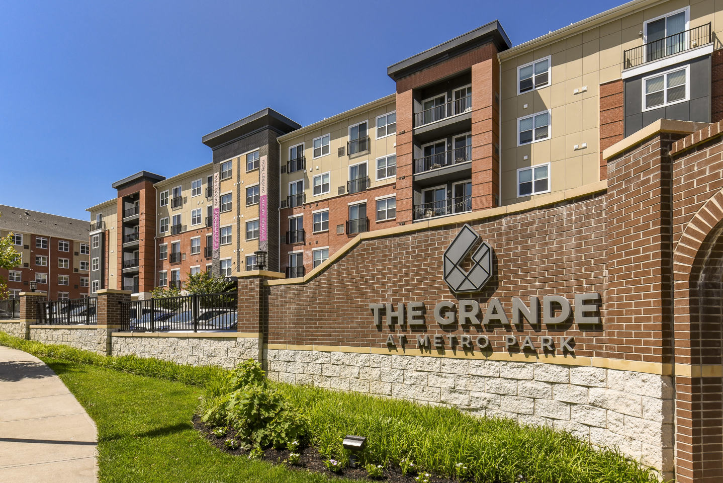 The Grande at Metropark Image 64
