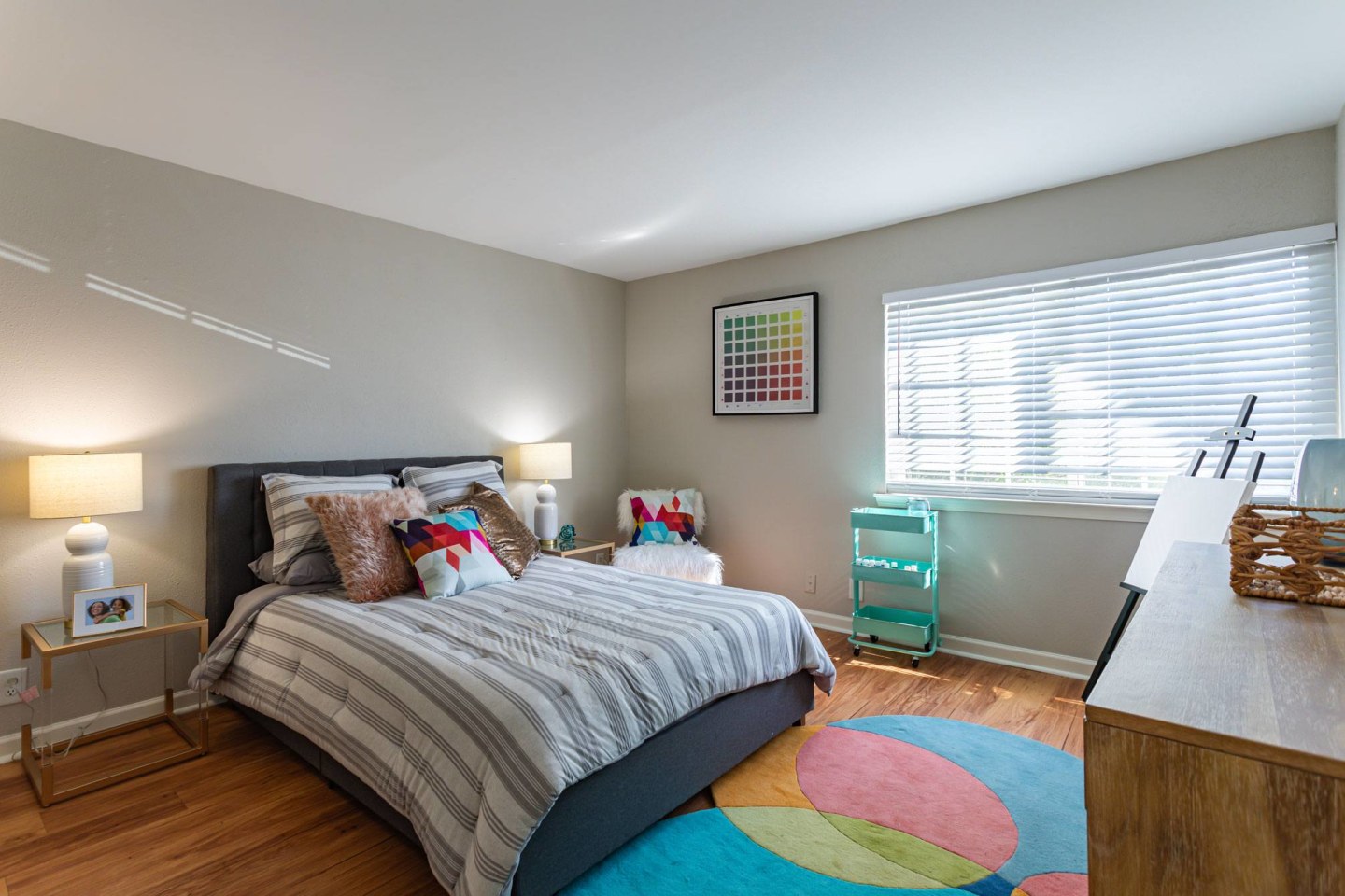 865 Bellevue Image 7