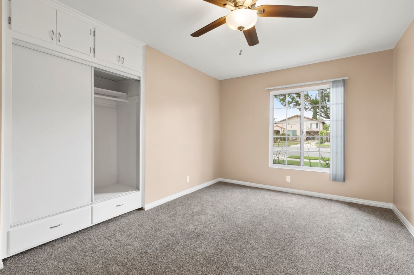 Colonial Manor Image 32