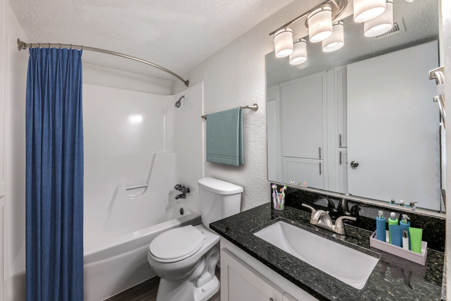 Alister Apartments Image 12