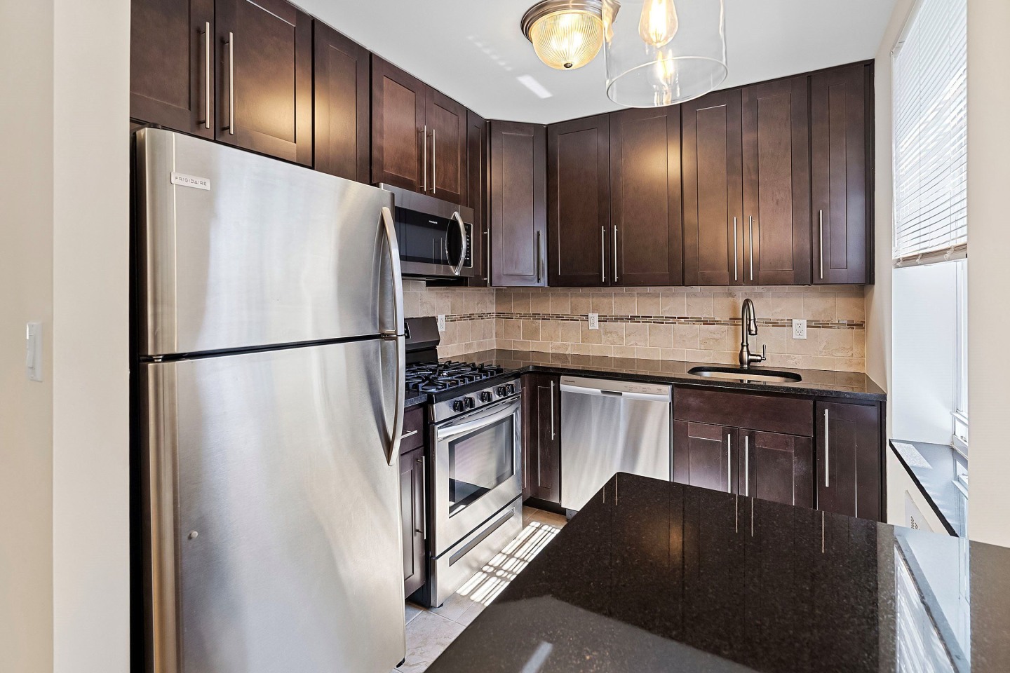 188 Bellevue Ave Image 3