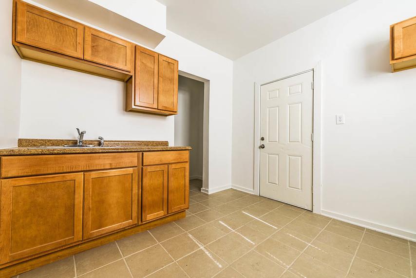 7135 S Blackstone Image 3