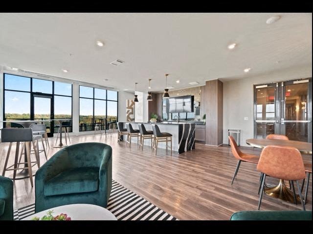 The Vue at Westchester Image 14