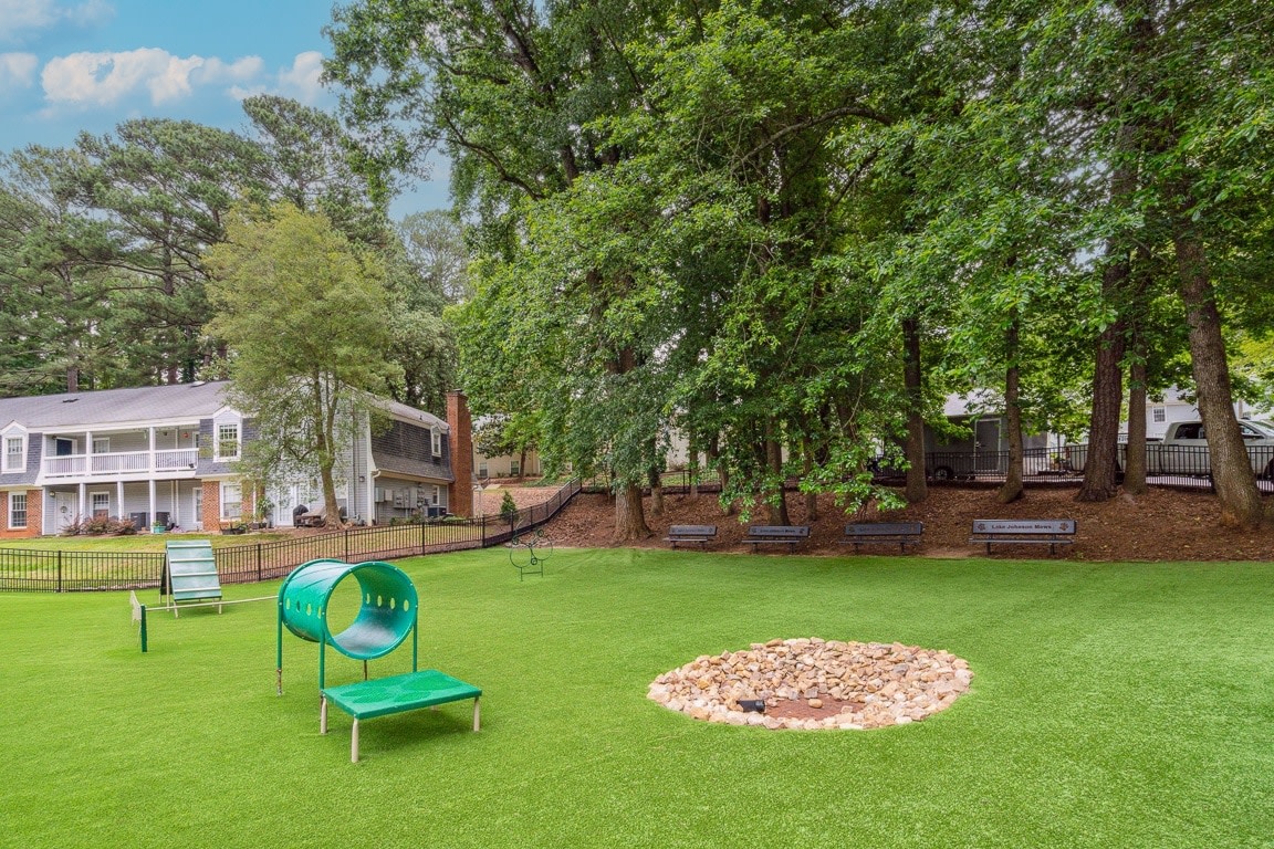 Lake Johnson Mews Image 17