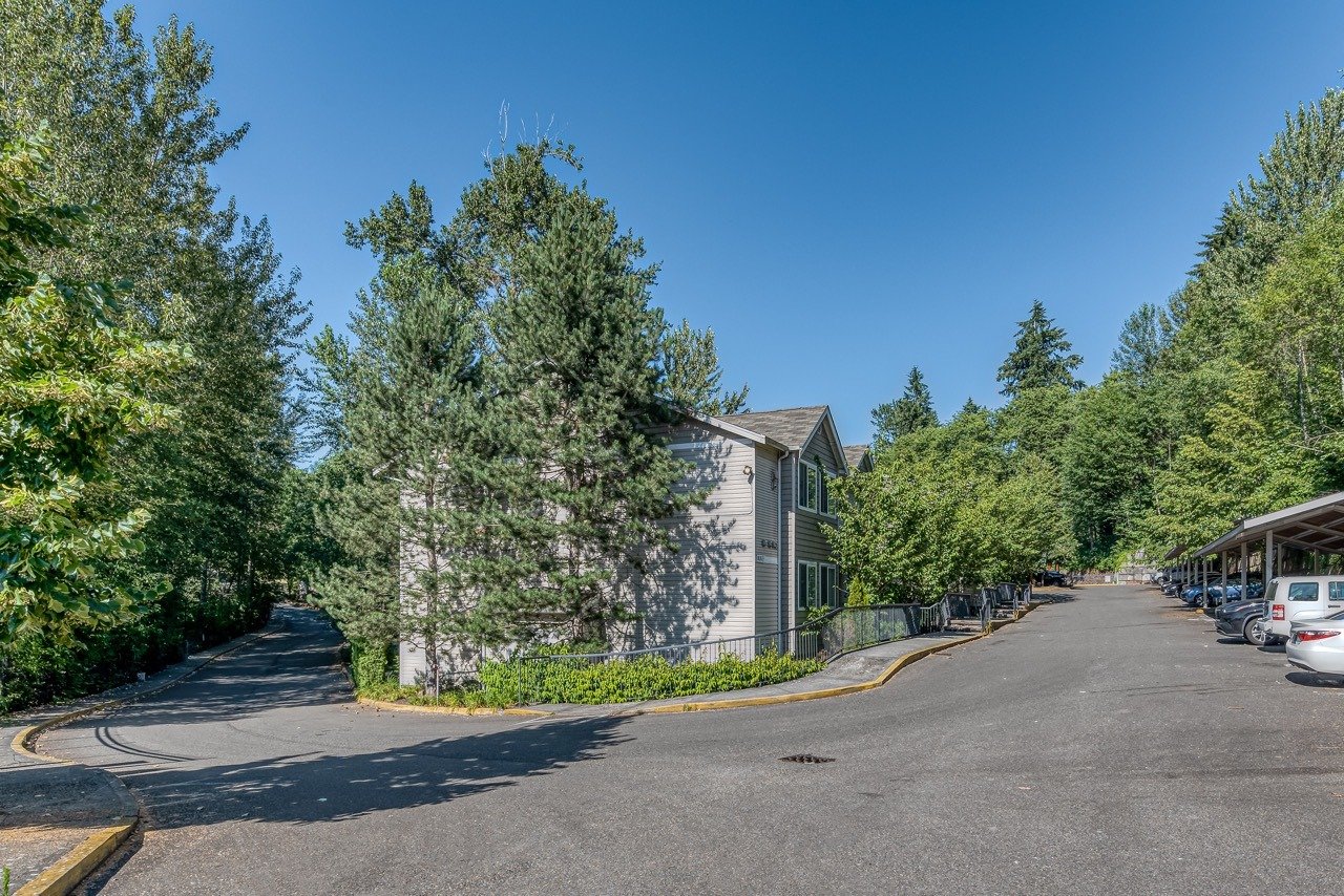 Springbrook Reserve Condominiums Image 2