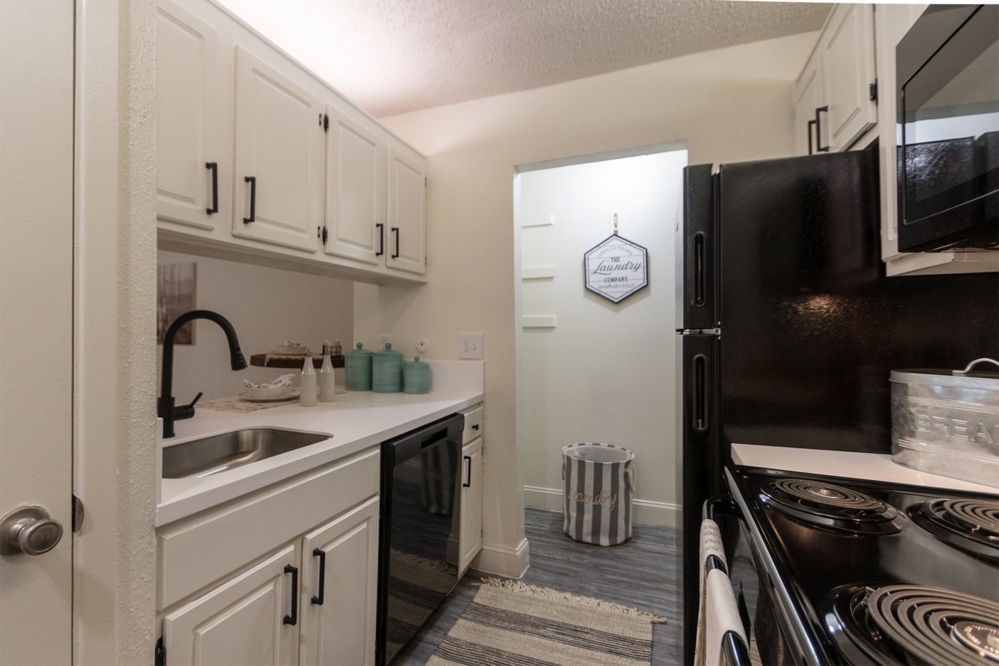 Cambridge Court Apartments Image 1