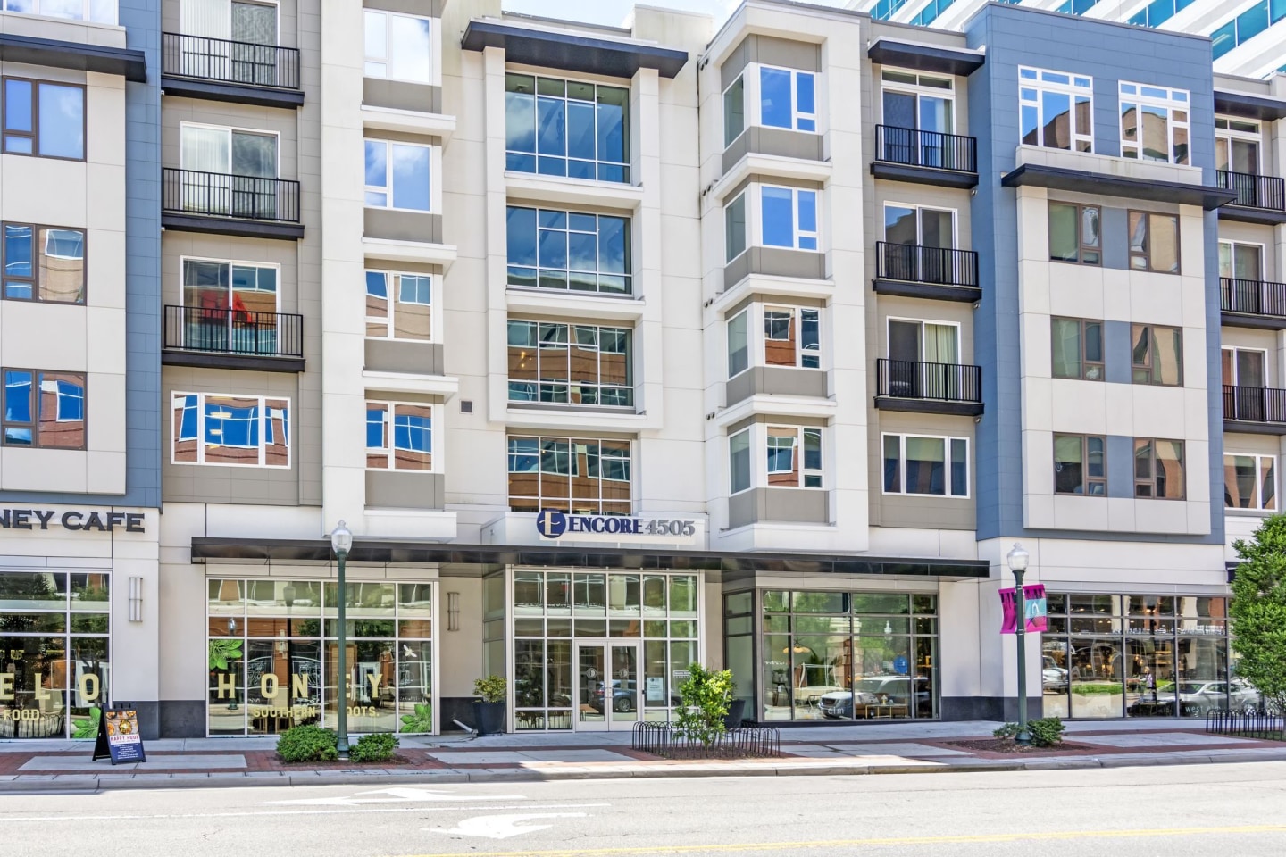 Encore 4505 at Town Center Apartments Image 1