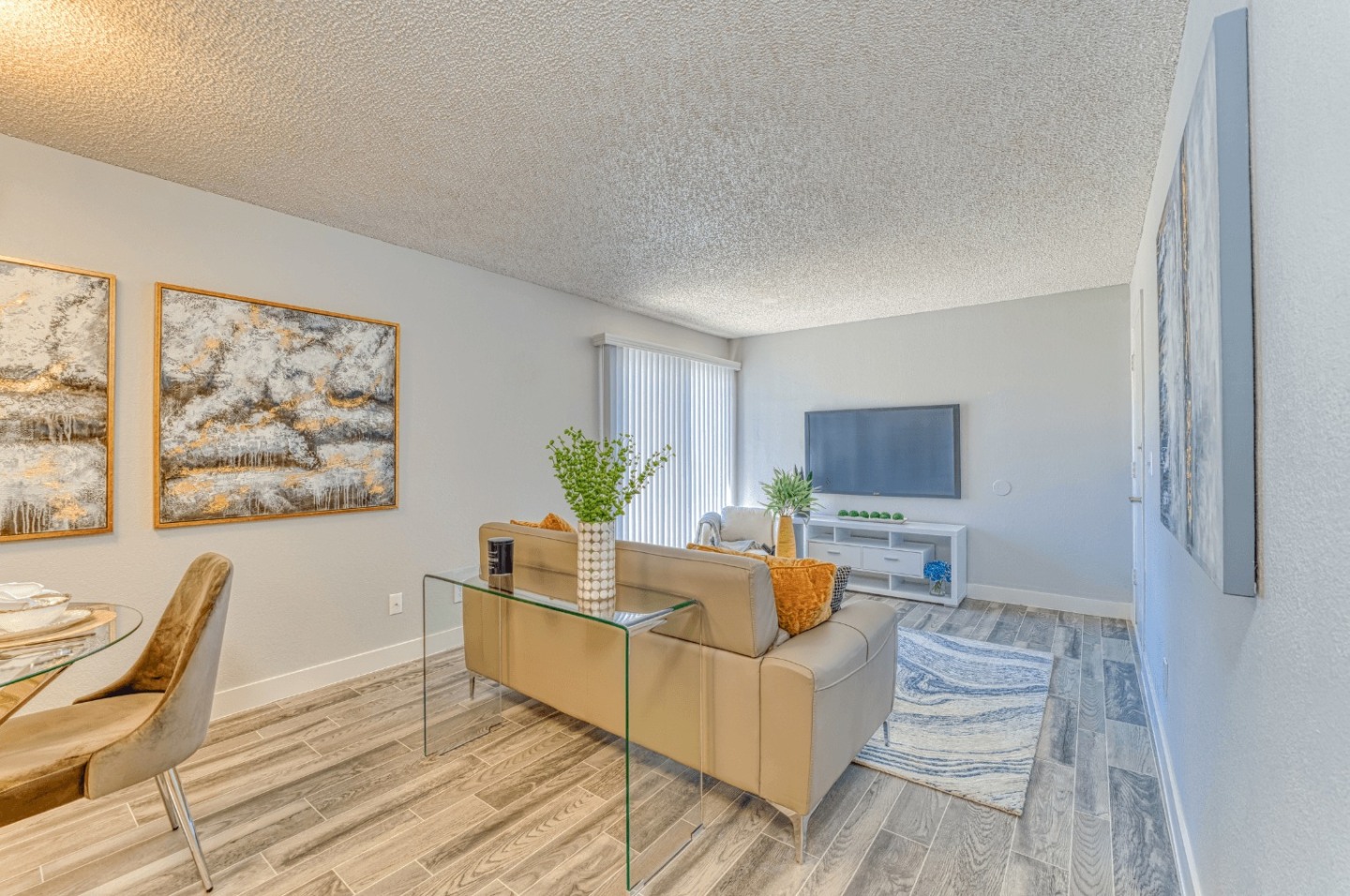 Las Brisas Apartment Homes Image 8