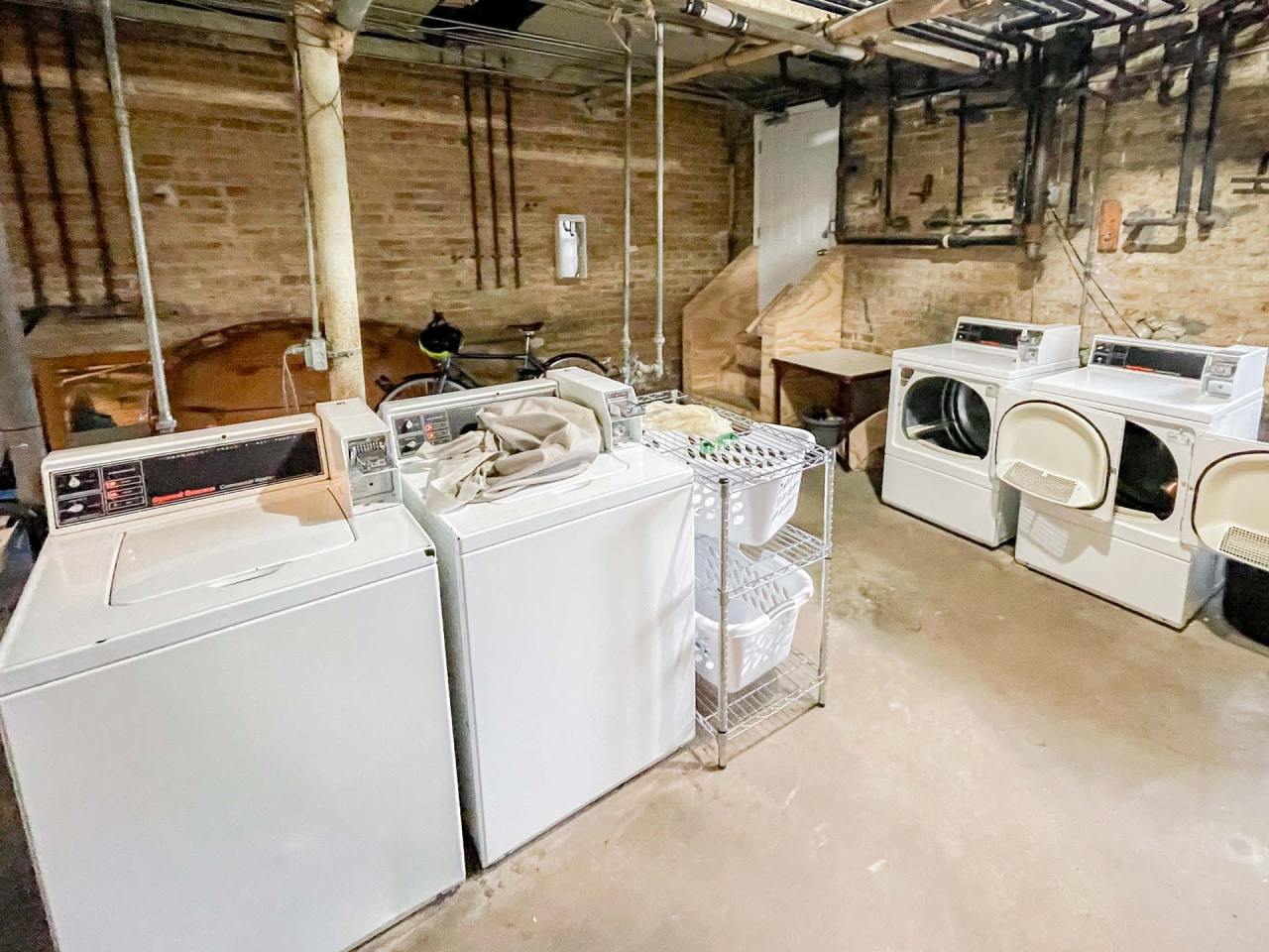 4901 North Seeley Ave. Apt. Image 3