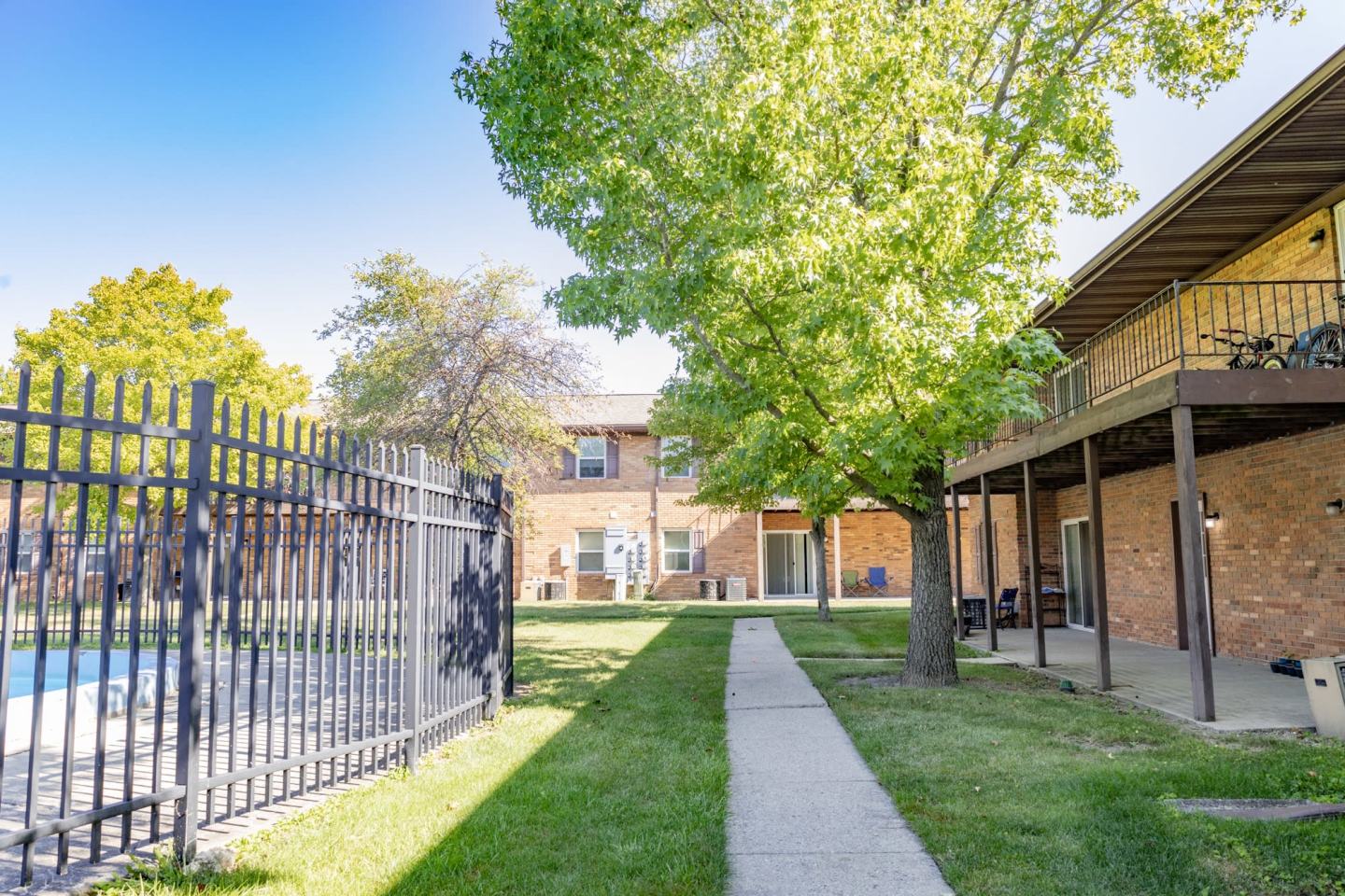 Somerset Apartments Image 24