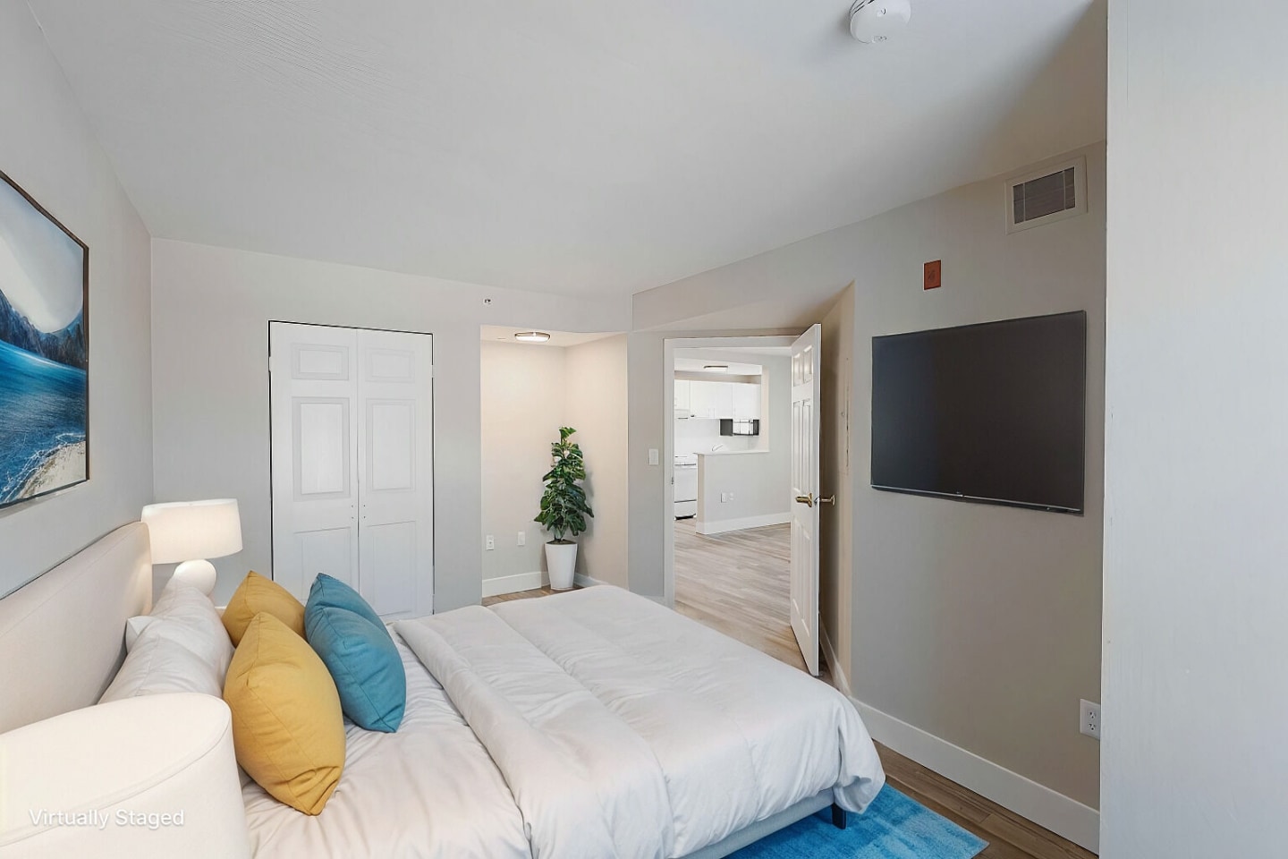 Pelican Lake Apartment Homes Image 5