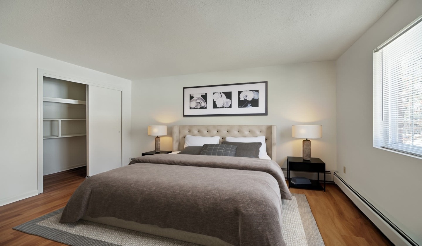 Royal Crest Estates Apartments Image 10