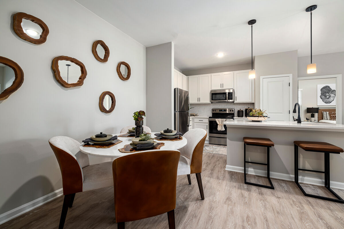 River Oaks Landing Image 3