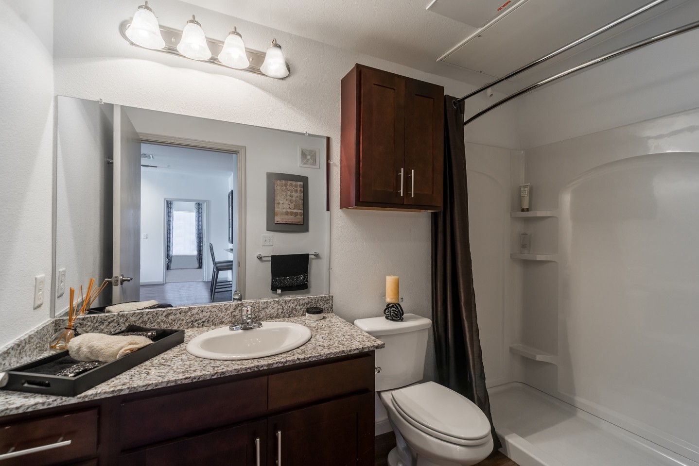 Crenshaw Grand Apartments Image 6