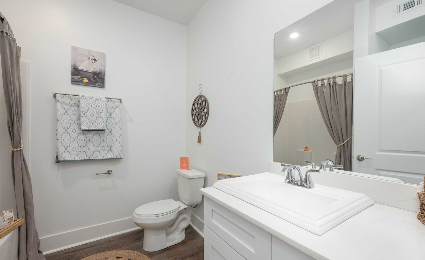 Paragon Luxury Apartments Image 11