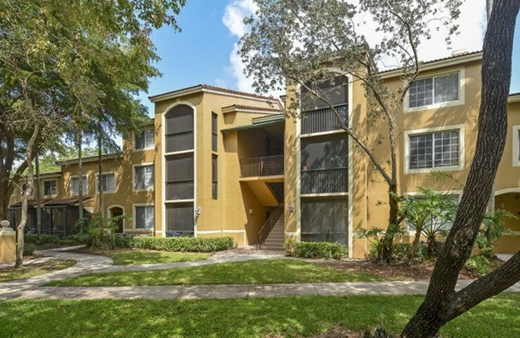 Quiet Waters Apartment Homes Image 2