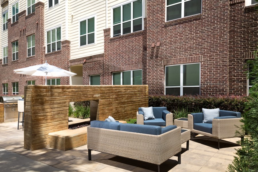 District at Greenbriar Apartments Image 6