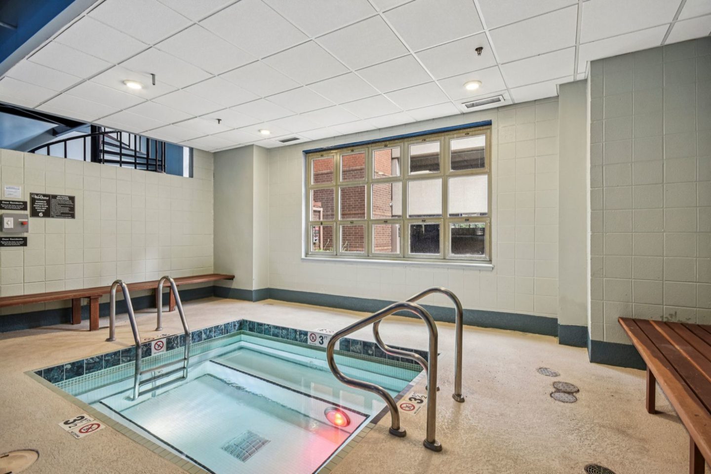 100 West Chestnut Apartments Image 8