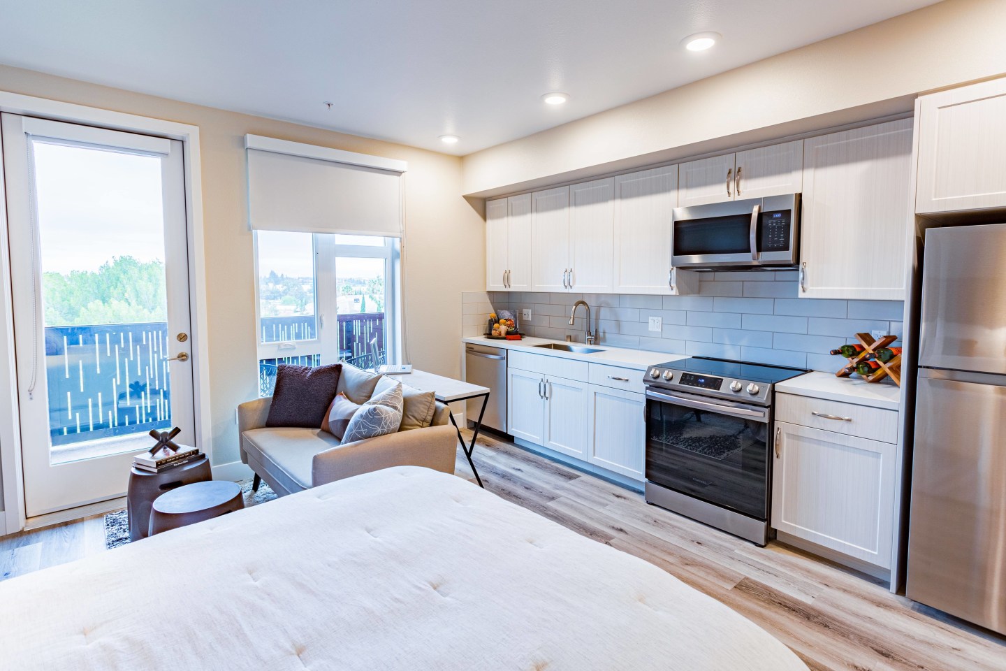1250 Lakeside Image 4