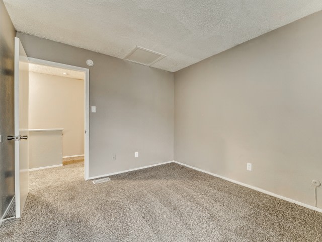 Pinewoods Apartments Image 13