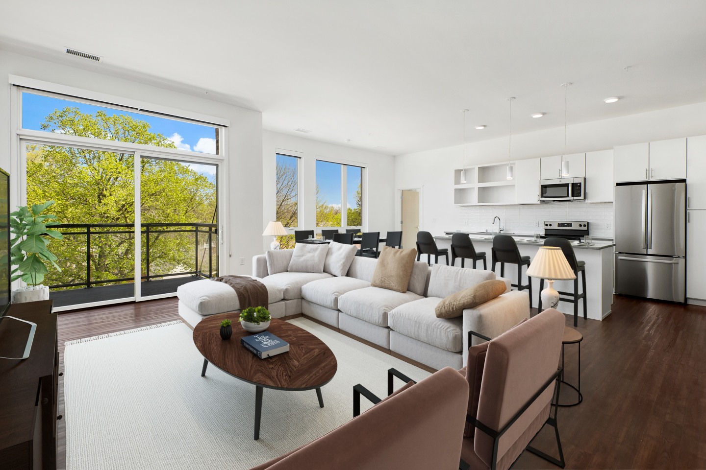 The Lydell Luxury Living Image 8