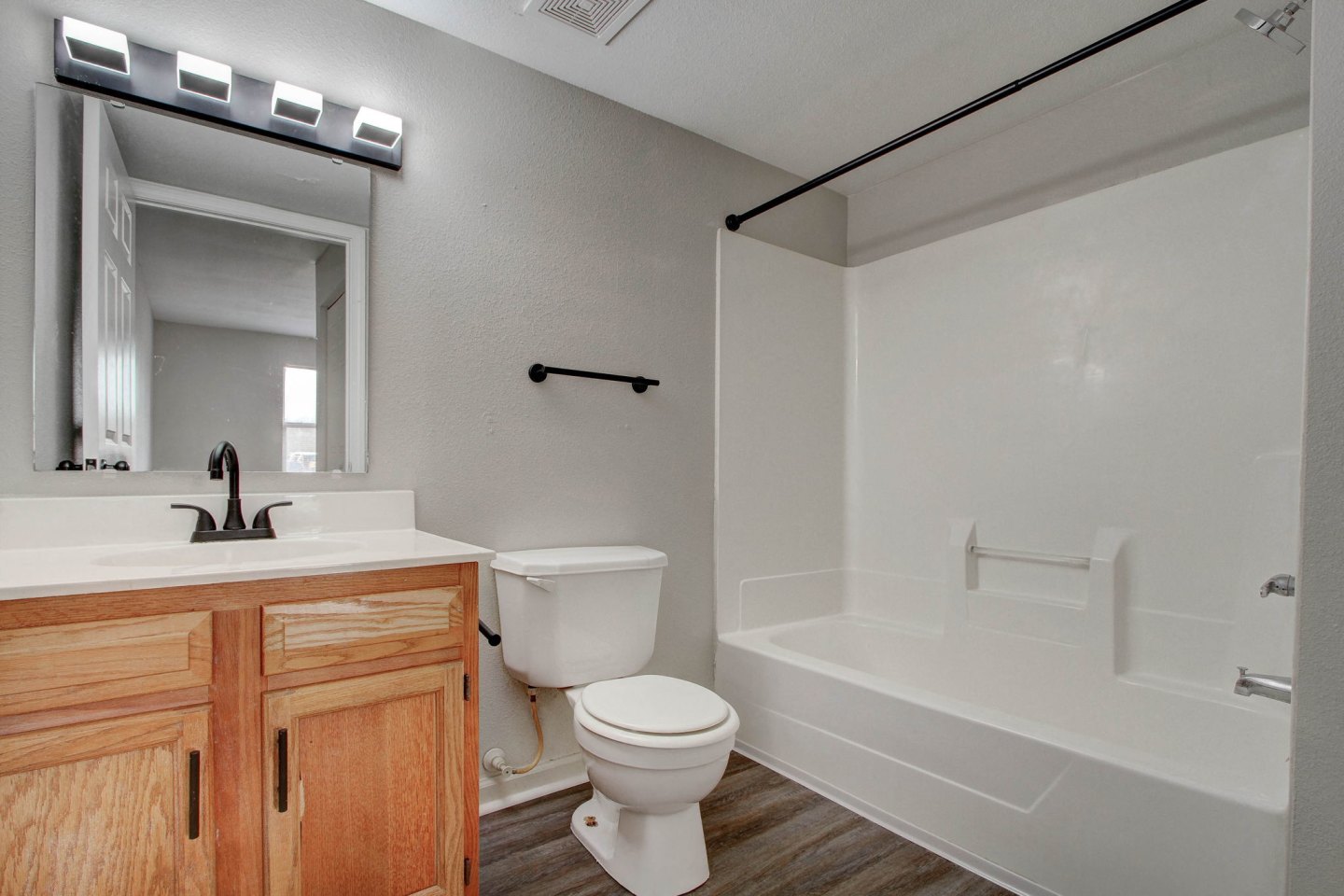 The Latitude Apartments Image 15