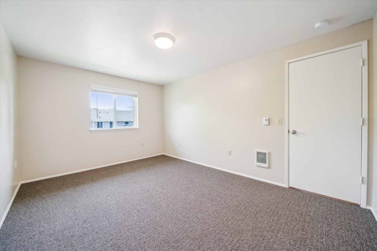 Bristol Court Apartments Image 9