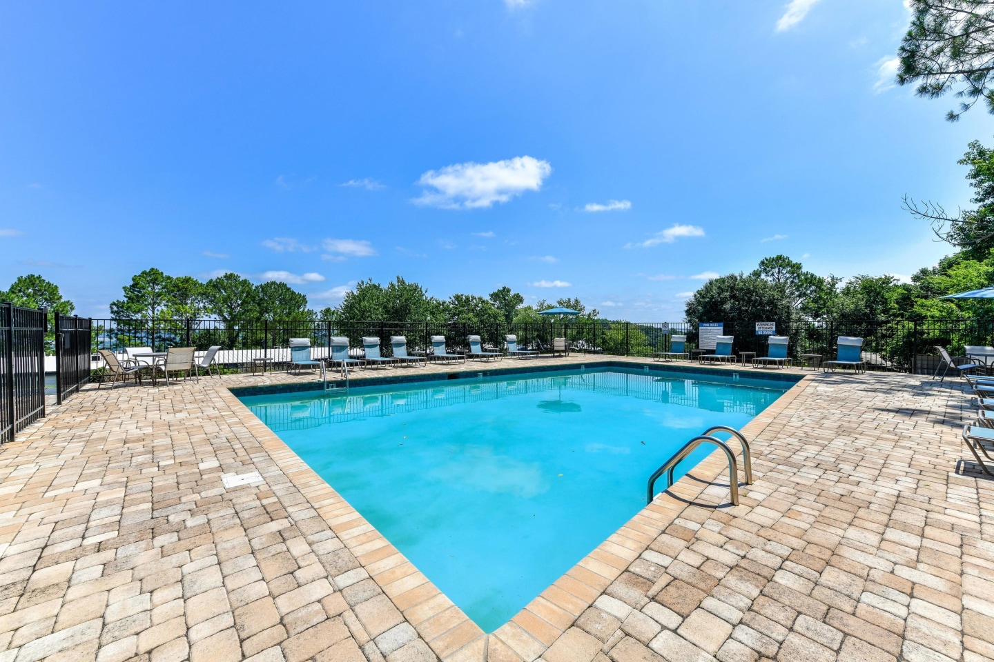 The VUE at Crestwood Apartments Image 10