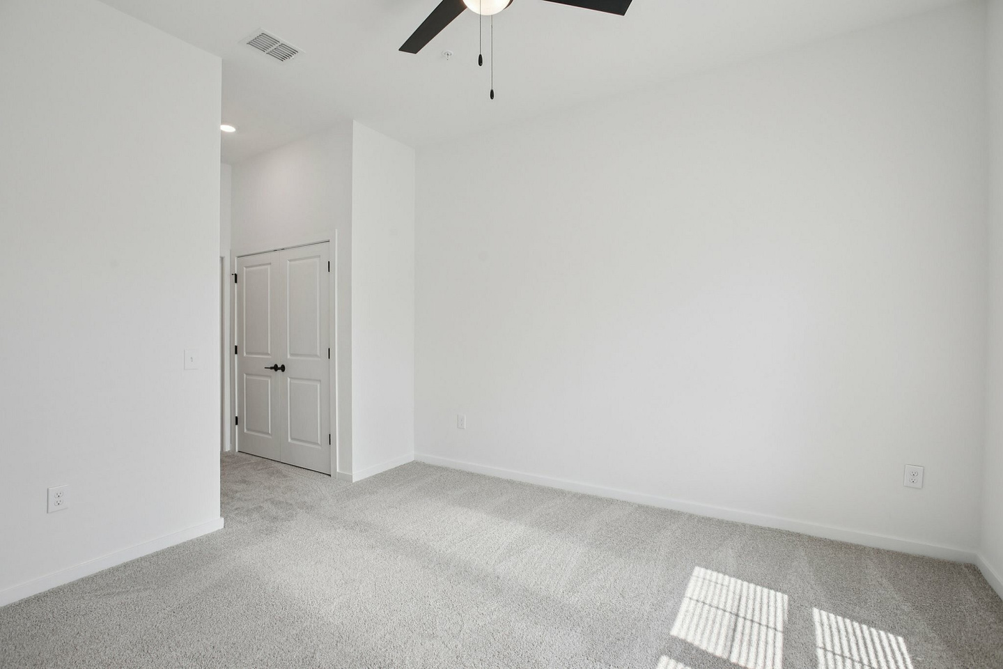 Evelyn City Lofts Image 14
