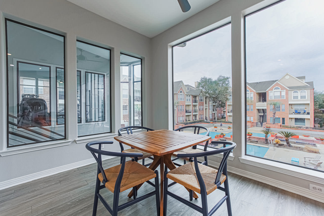 The Village at Bellaire Apartments Image 16