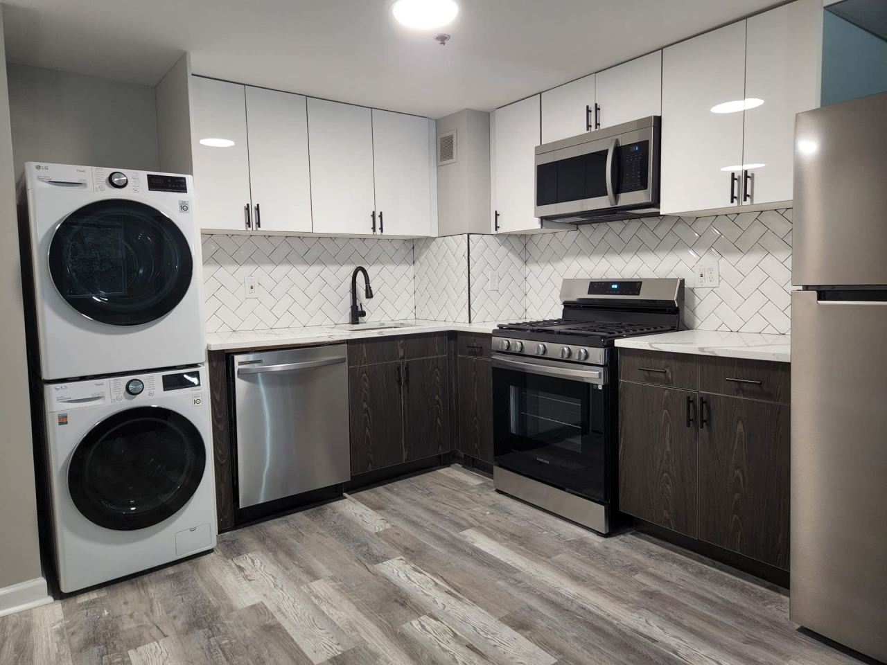 Peninsula Court Apartments Image 11
