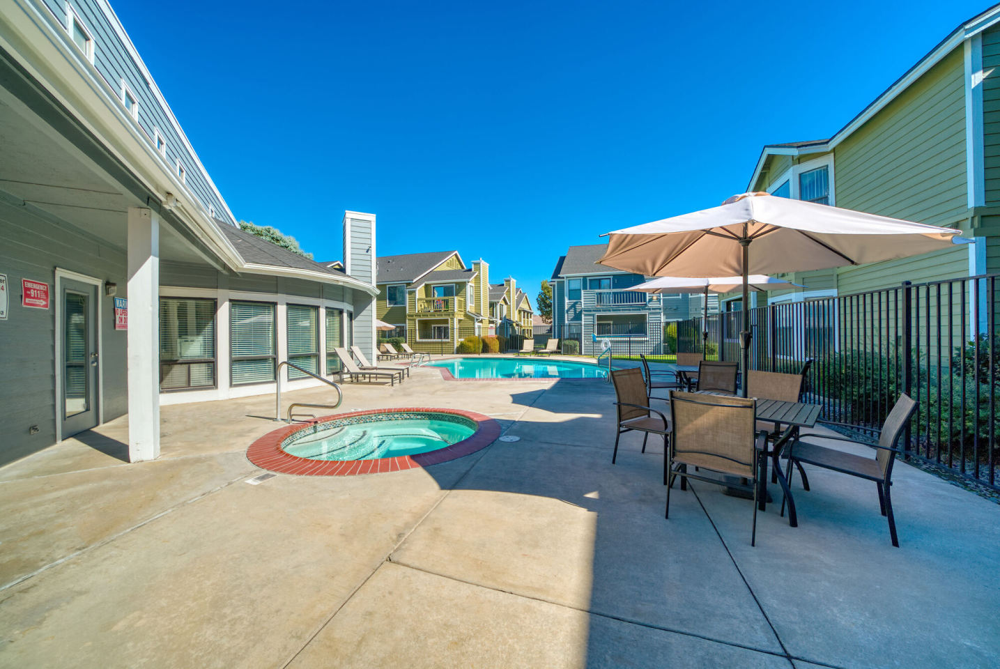 Bristle Pointe Image 7