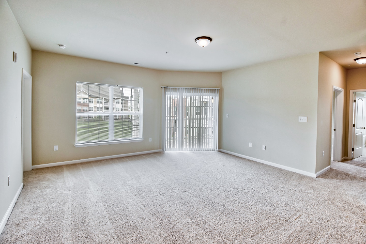 Ocean Aisle Luxury Apartment Homes Image 14