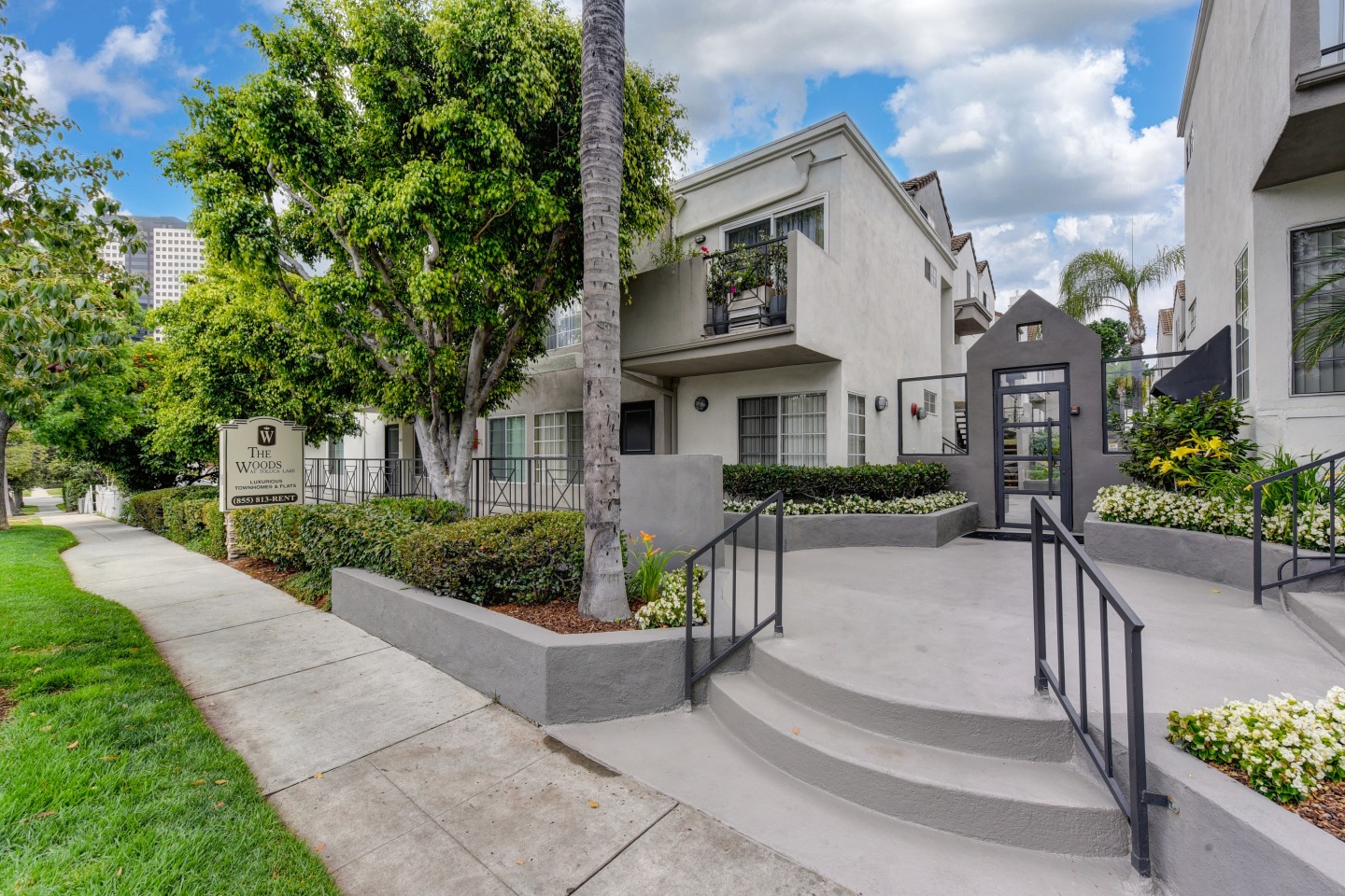 The Woods at Toluca Lake Image 35